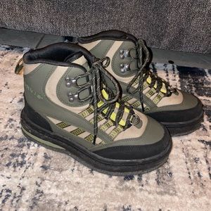 Orvis felt sole wading boots and socks